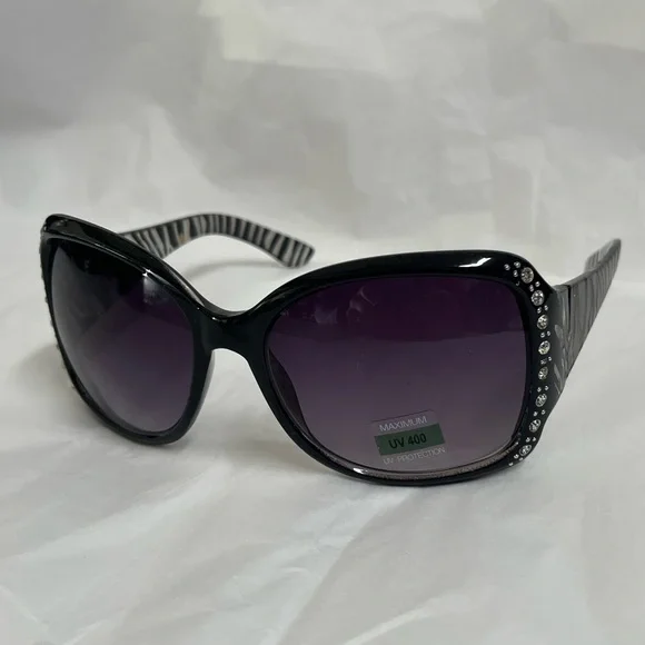 Accessories | New Womens 40 Uv Protection Sunglasses | Poshmark display picture 2